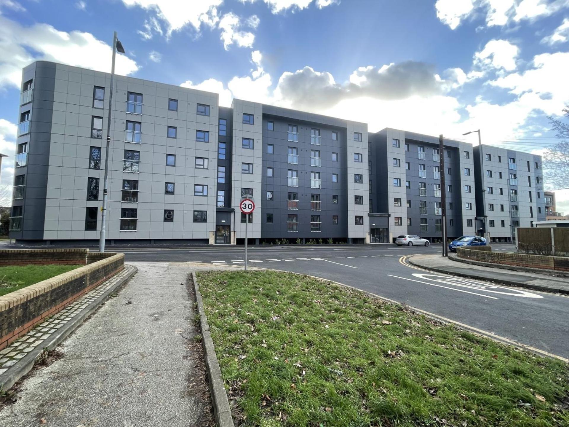 Deluxe New Build 2 Bedroom 2 Bathroom - Free Secure Parking Appartamento