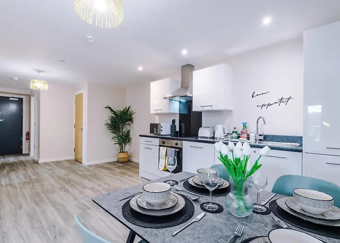 Deluxe New Build 2 Bedroom 2 Bathroom Apartment - Free Secure Parking
