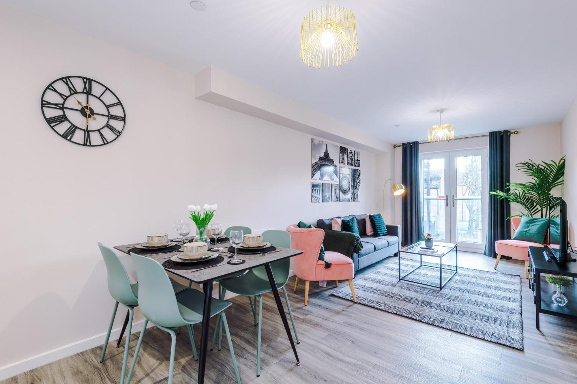 Deluxe New Build 2 Bedroom 2 Bathroom - Free Secure Parking Manchester